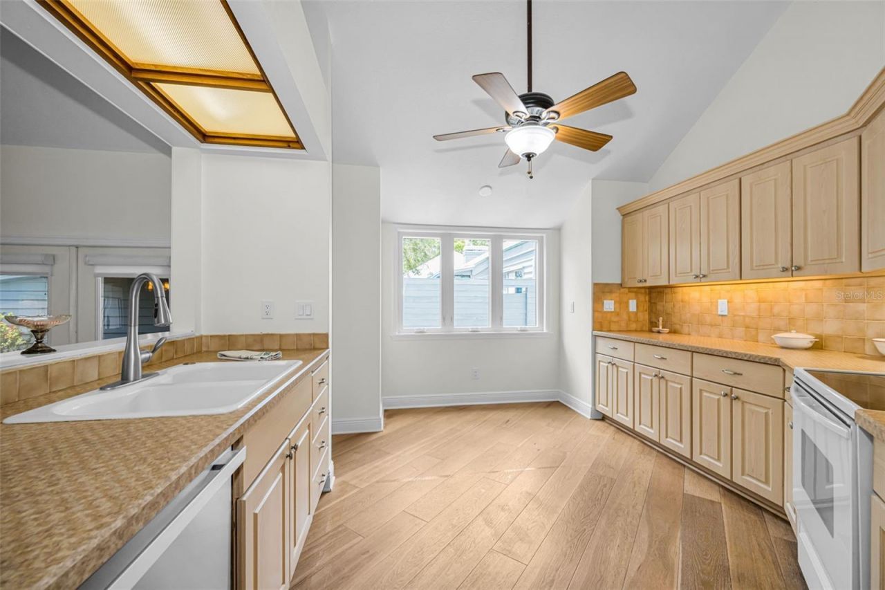 10479 Longwood Drive, Seminole, FL 33777 Photo