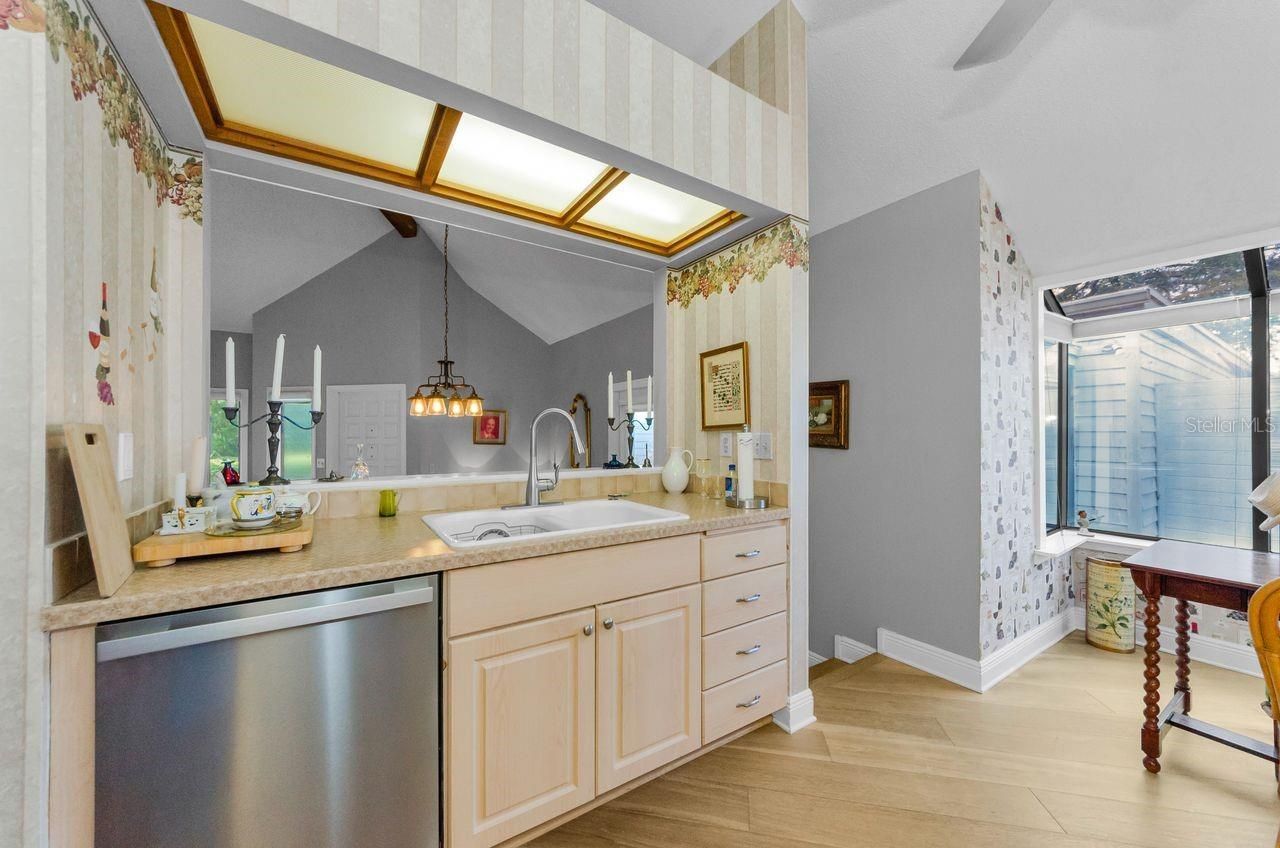 10479 Longwood Drive, Seminole, FL 33777 Photo