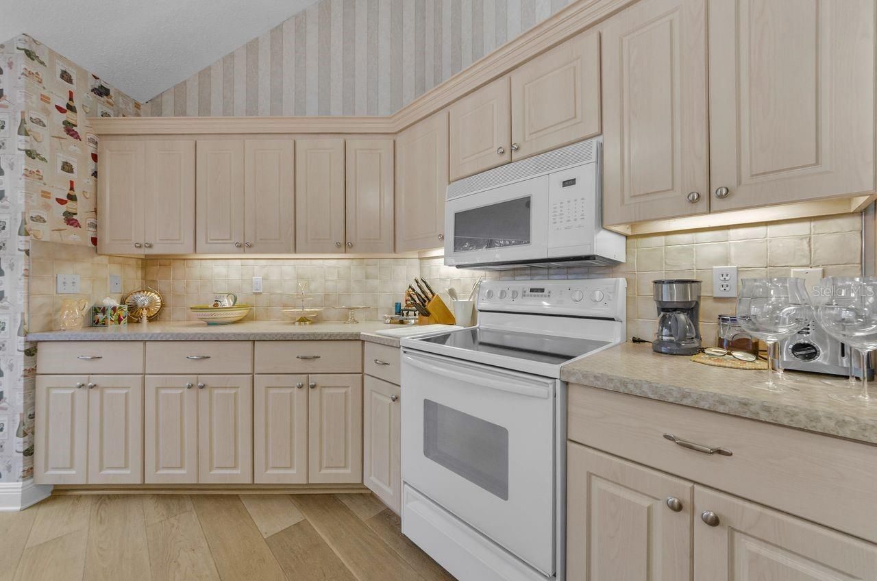 10479 Longwood Drive, Seminole, FL 33777 Photo