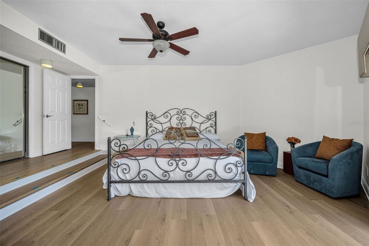 10479 Longwood Drive, Seminole, FL 33777 Photo