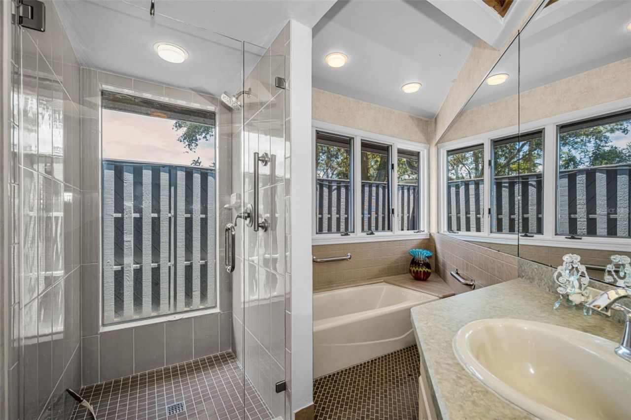 10479 Longwood Drive, Seminole, FL 33777 Photo