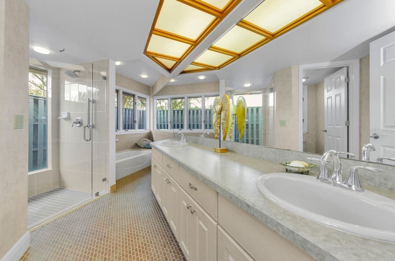10479 Longwood Drive, Seminole, FL 33777 Photo