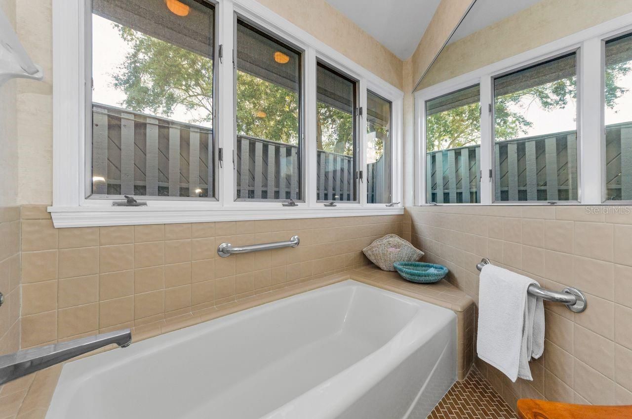 10479 Longwood Drive, Seminole, FL 33777 Photo