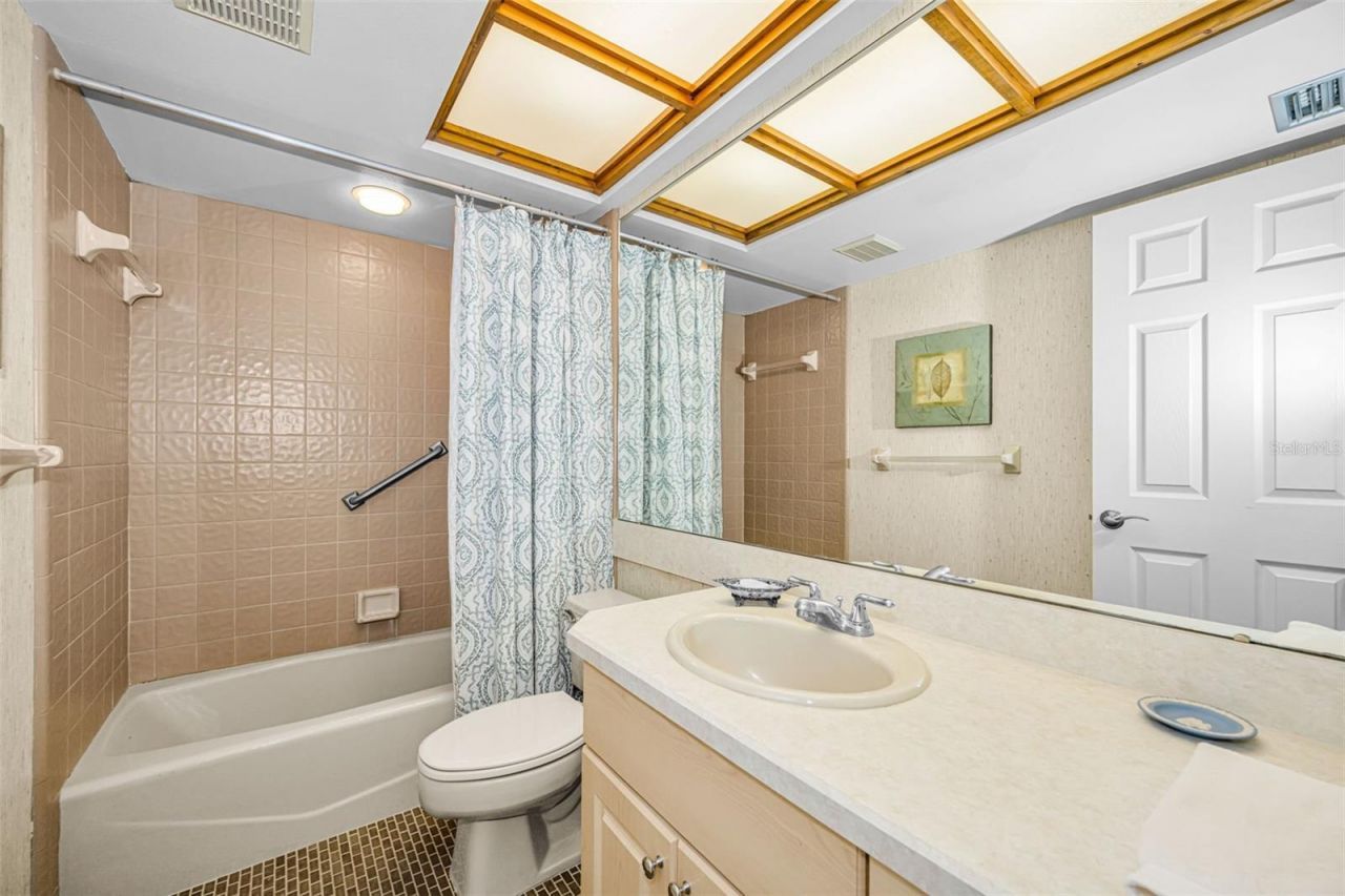 10479 Longwood Drive, Seminole, FL 33777 Photo