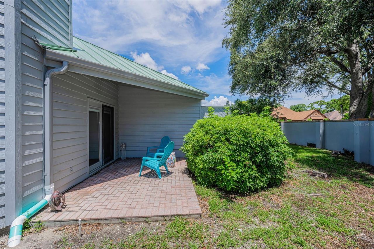 10479 Longwood Drive, Seminole, FL 33777 Photo