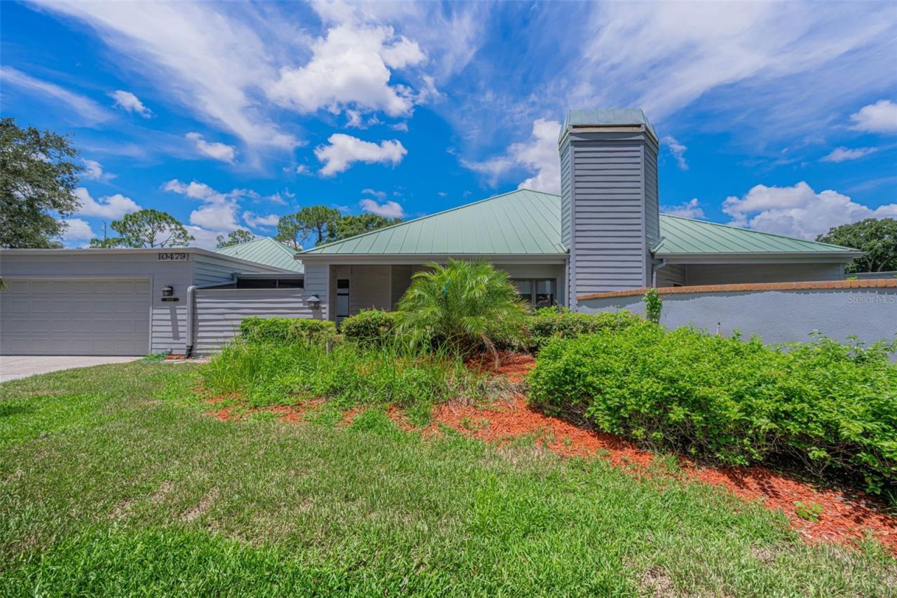 10479 Longwood Drive, Seminole, FL 33777 Photo