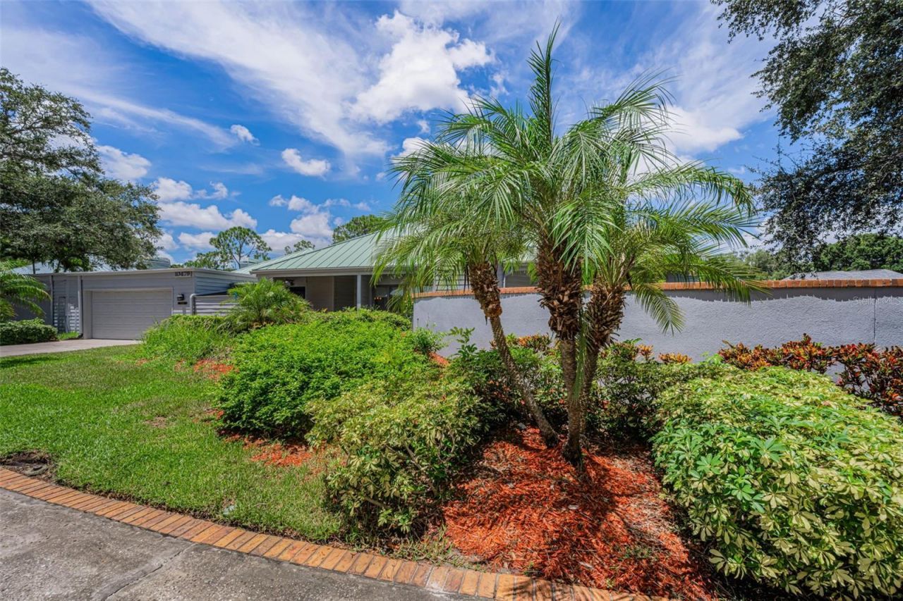 10479 Longwood Drive, Seminole, FL 33777 Photo