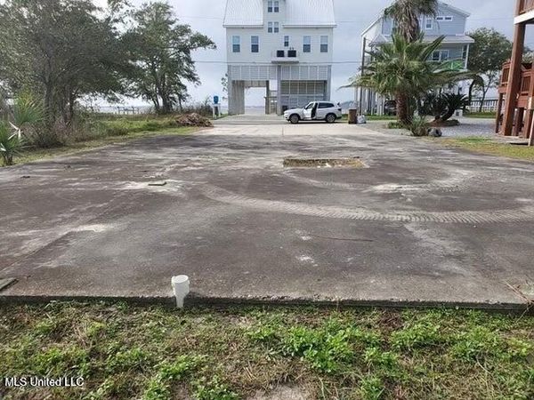 216 Front Street, Pass Christian, MS 39571