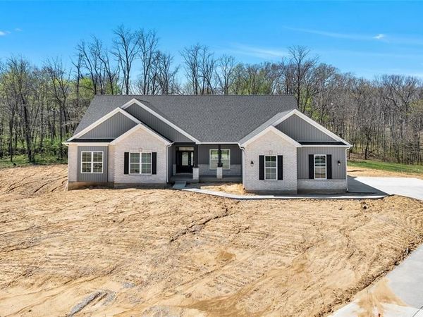 300 Schaper Estates Xing, Foristell, MO 63348