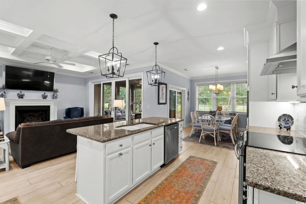 1222 Spinnaker Dr. Photo 15