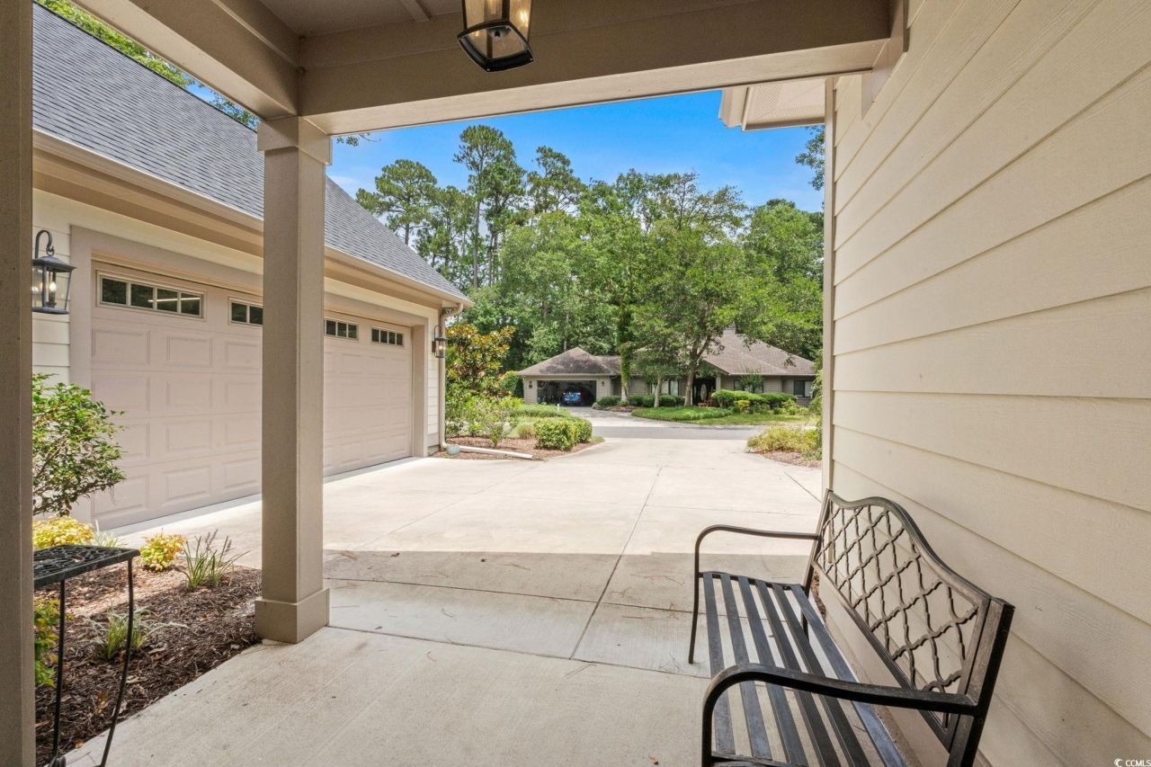 1222 Spinnaker Dr. Photo 5