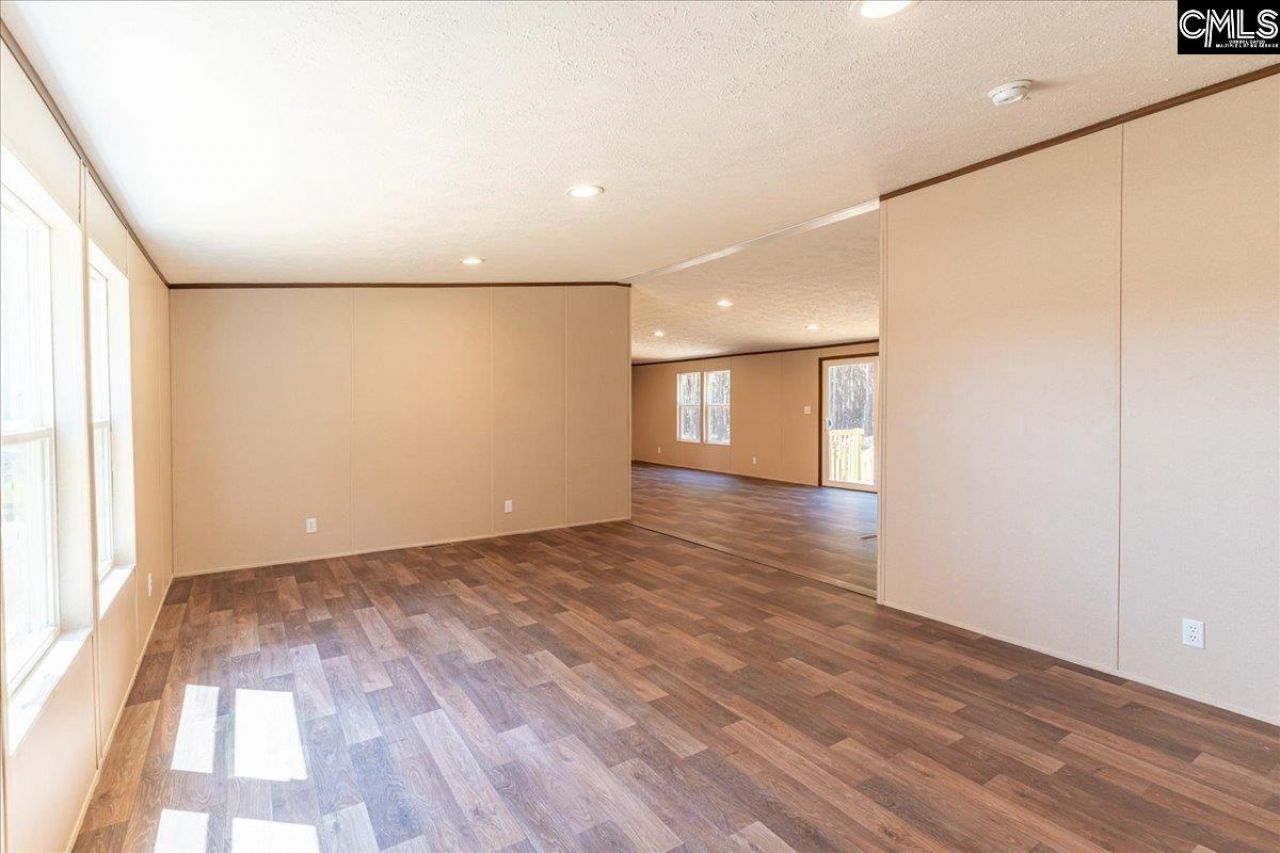 846 Horses Neck Road Photo 10