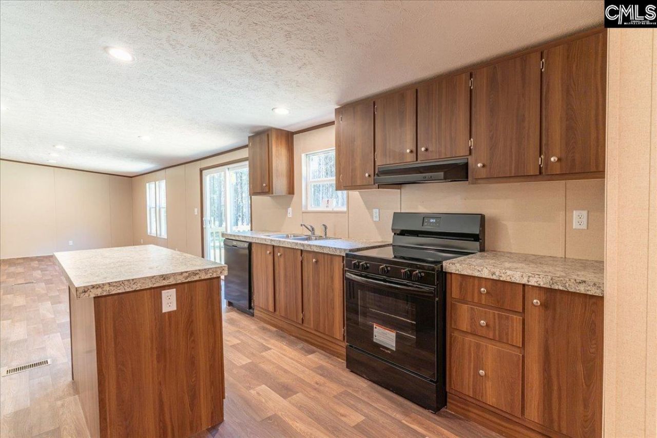 846 Horses Neck Road Photo 12