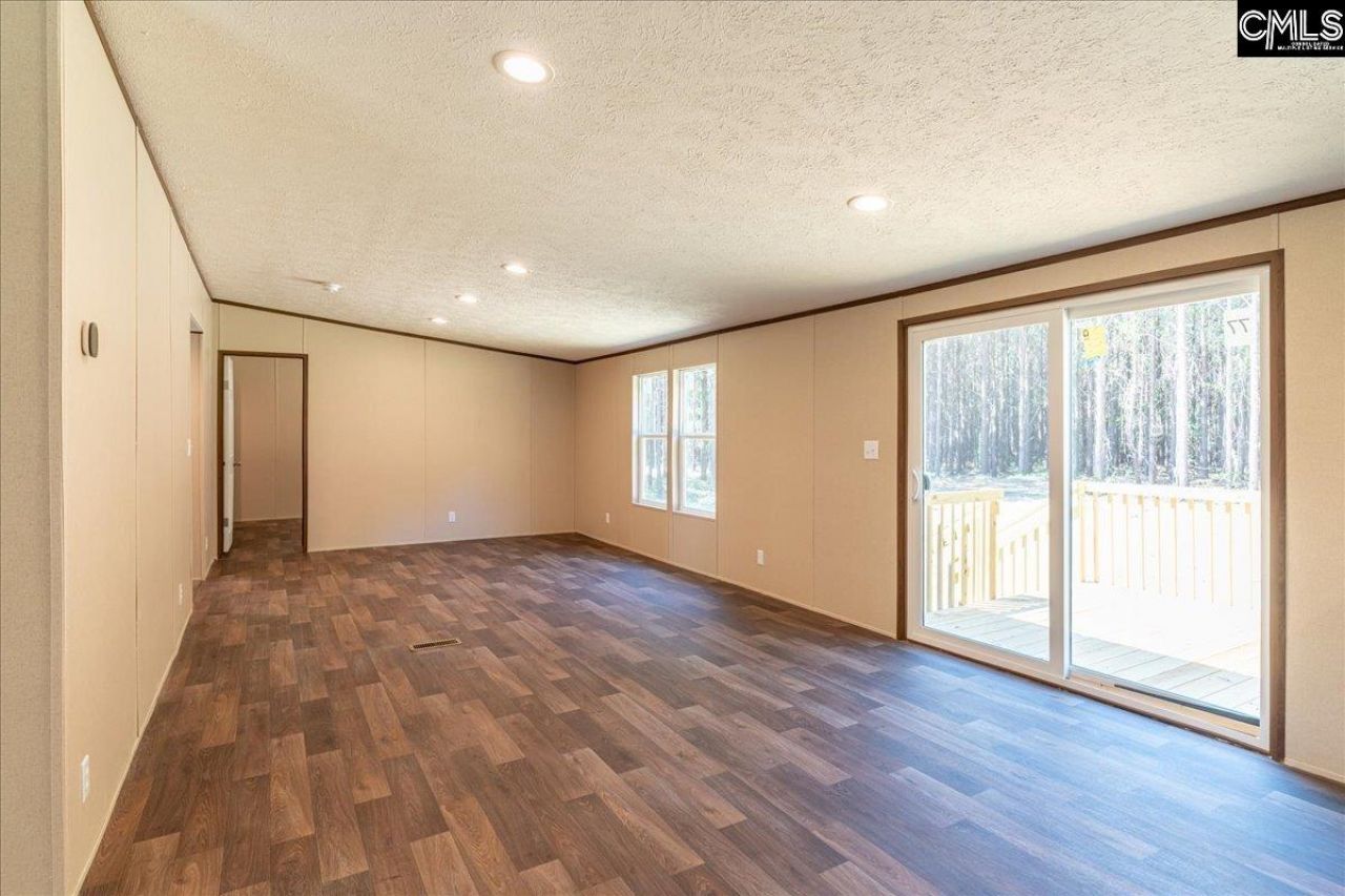 846 Horses Neck Road Photo 14