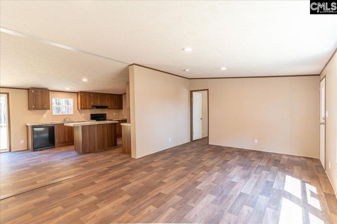 846 Horses Neck Road Photo 9