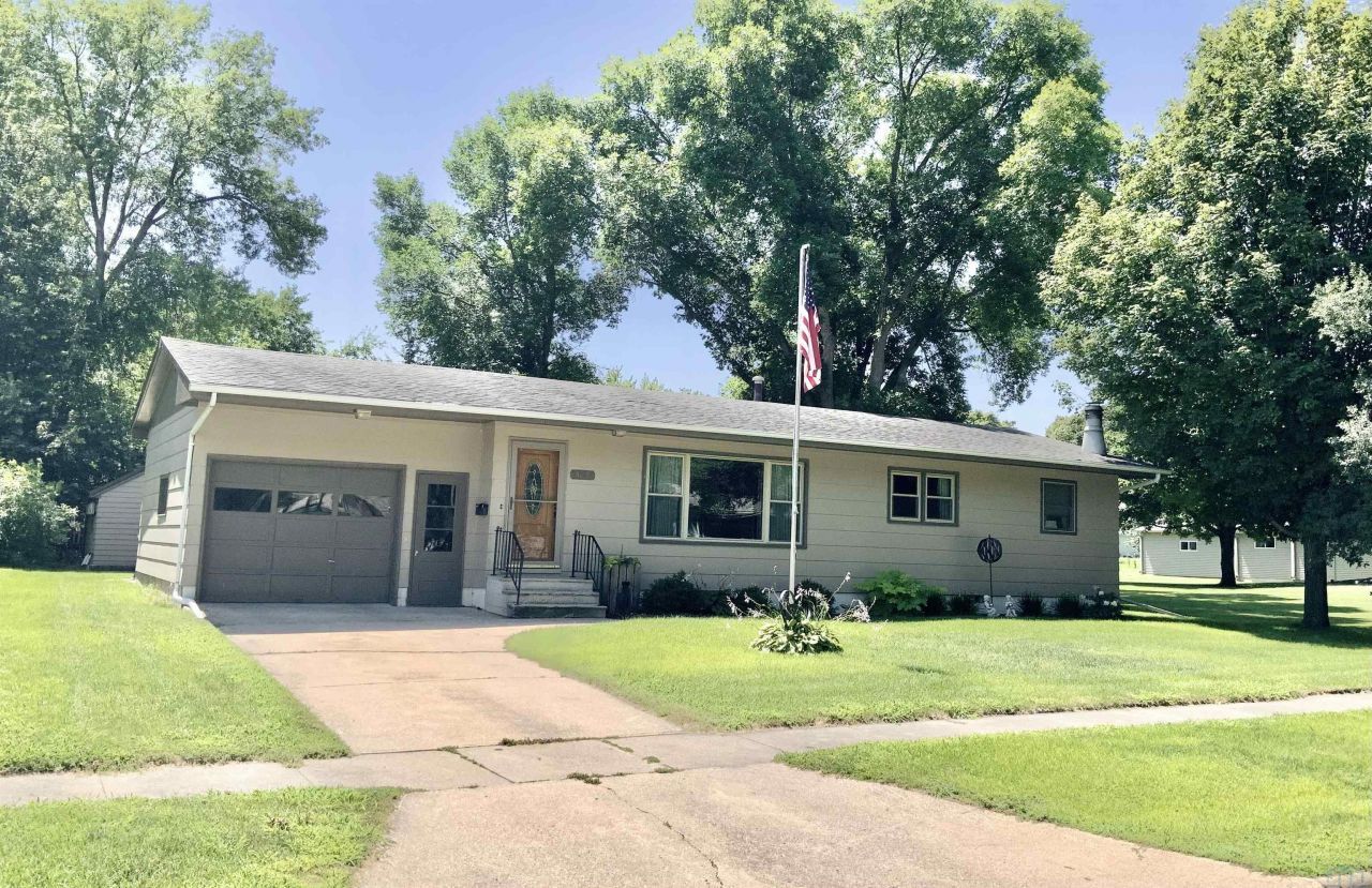 507 3rd Ave Nw, Pocahontas, IA 50574 Main Photo