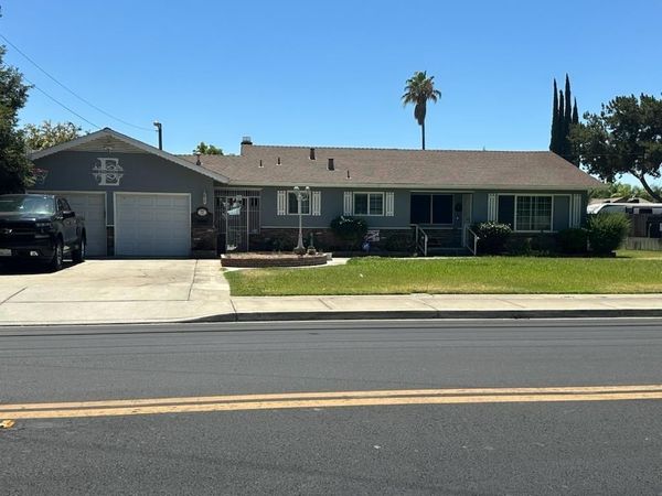 100 Pedras Road, Turlock, CA 95382