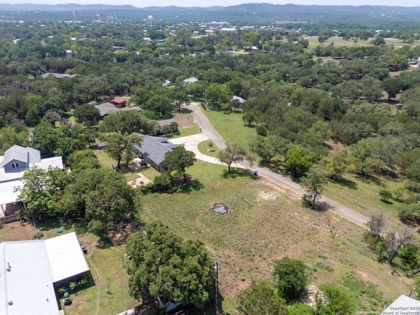 314 Cherokee Dr, Bandera, TX 78003