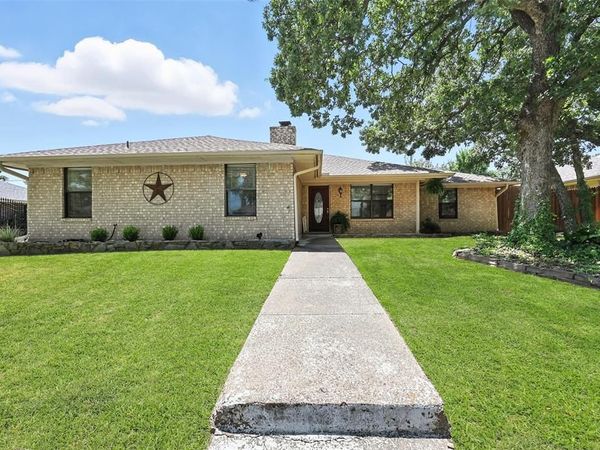 1504 Riviera Court, Arlington, TX 76012