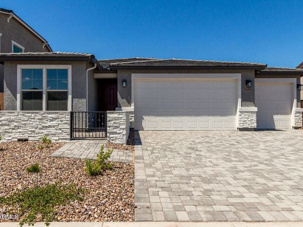 18194 W ELIZABETH Avenue, Goodyear, AZ 85338