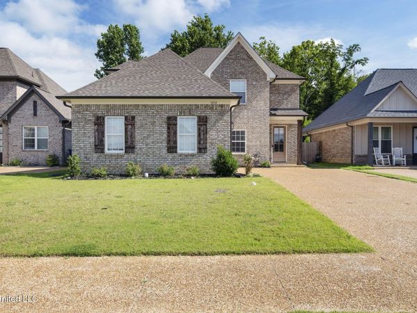 5252 Watson View Drive, Nesbit, MS 38651