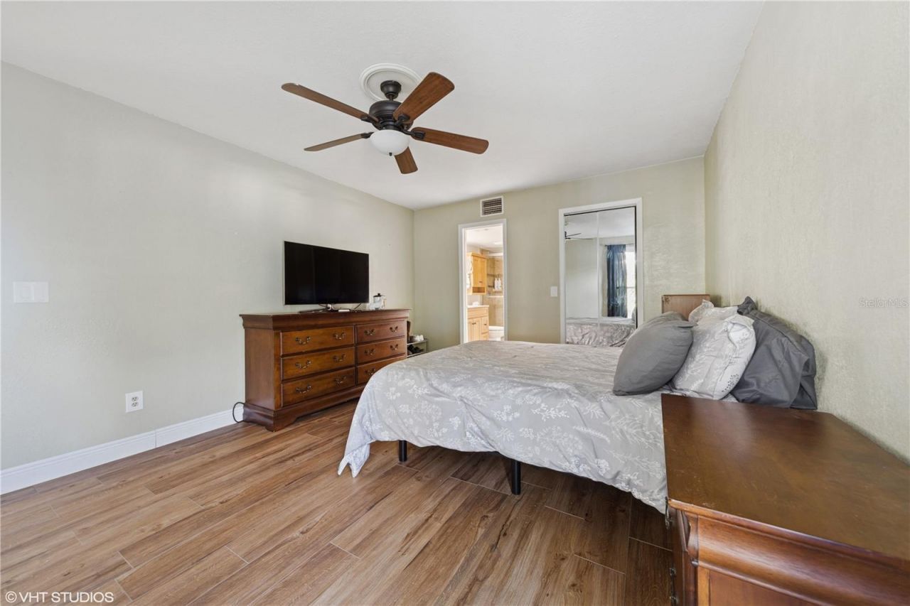 4907 Country Aire Lane, Tampa, FL 33624 Photo