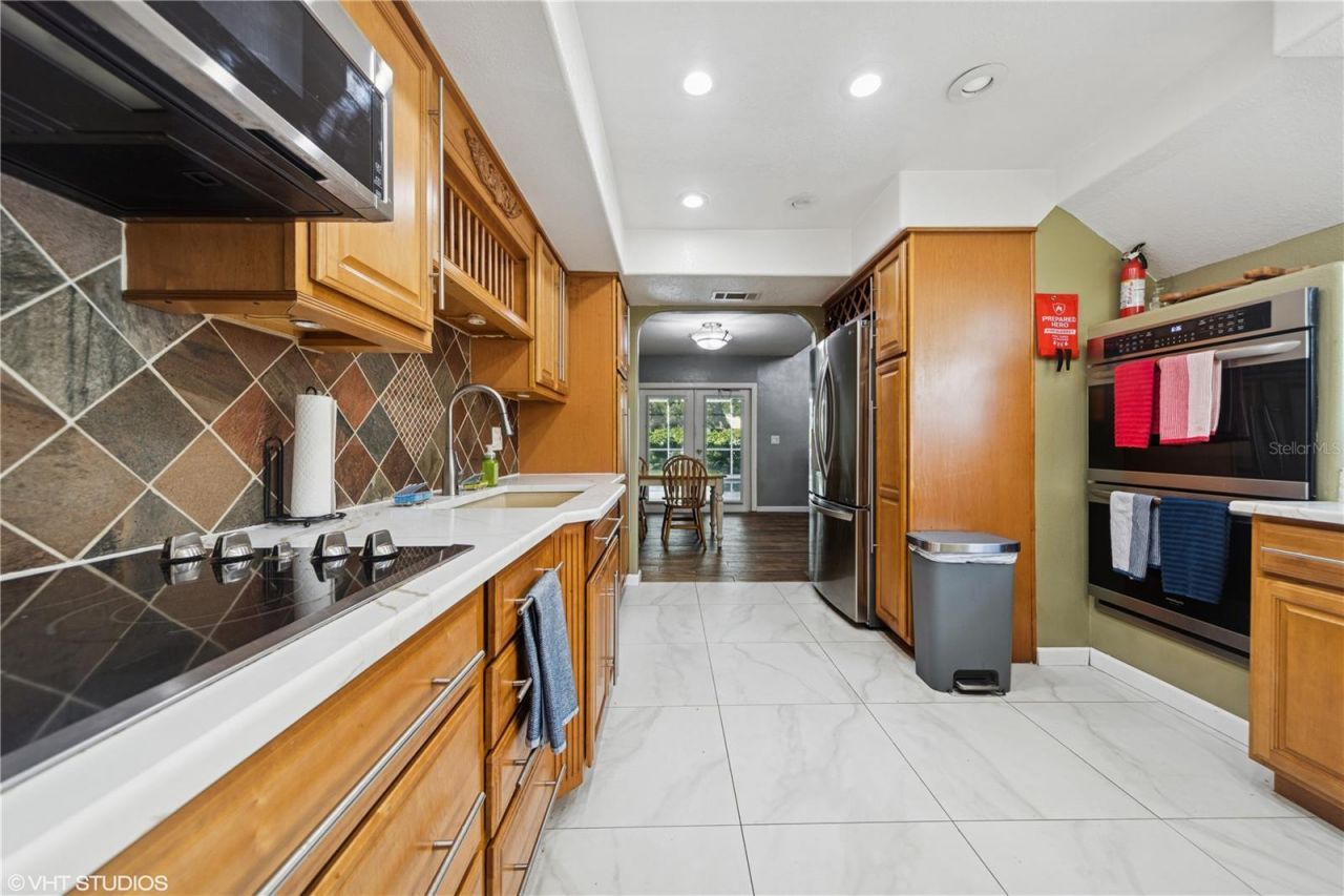 4907 Country Aire Lane, Tampa, FL 33624 Photo