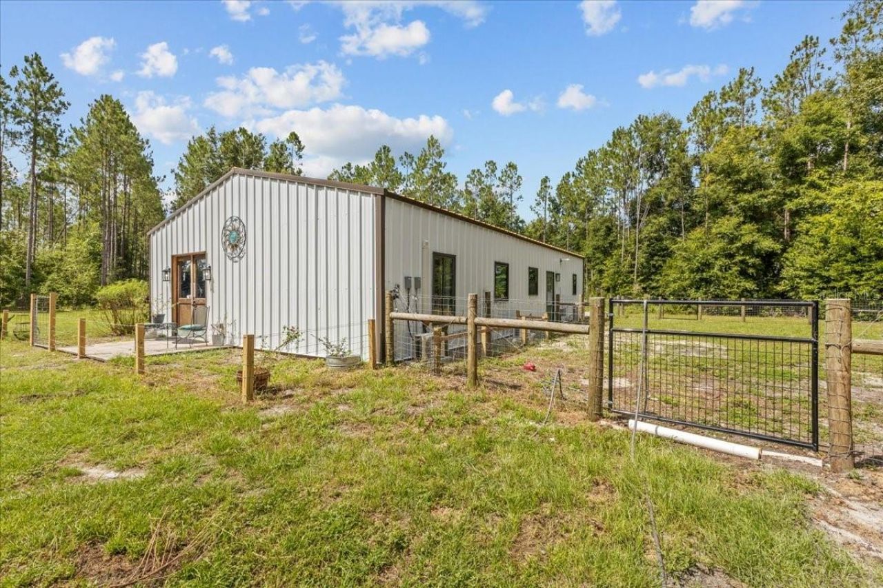 631 NW 172nd Lane, Trenton, FL 32693 Photo