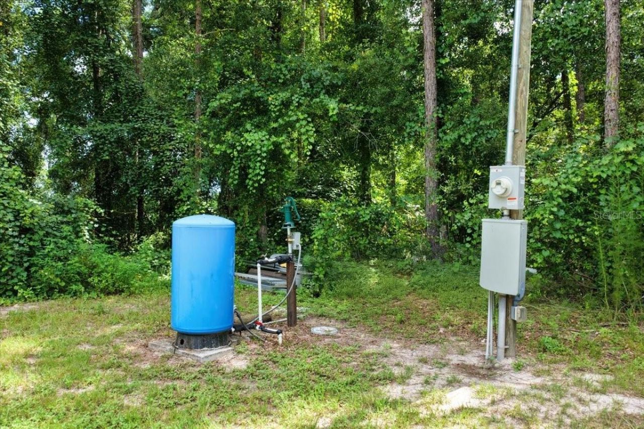 631 NW 172nd Lane, Trenton, FL 32693 Photo