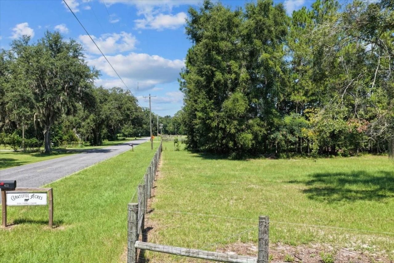 631 NW 172nd Lane, Trenton, FL 32693 Photo