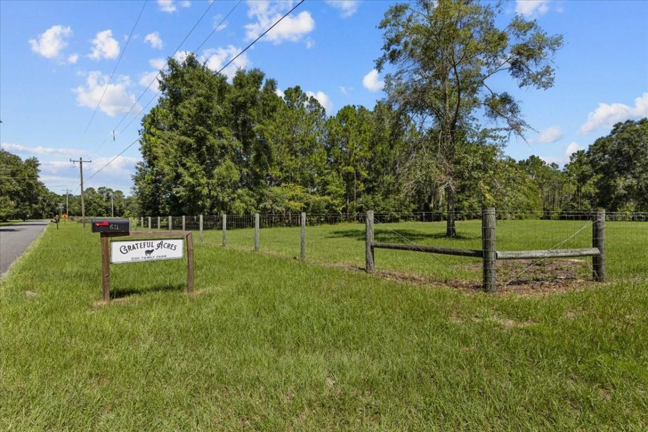 631 NW 172nd Lane, Trenton, FL 32693 Photo