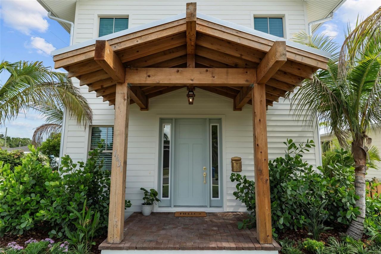 1631 31st Avenue N, Saint Petersburg, FL 33713 Main Photo