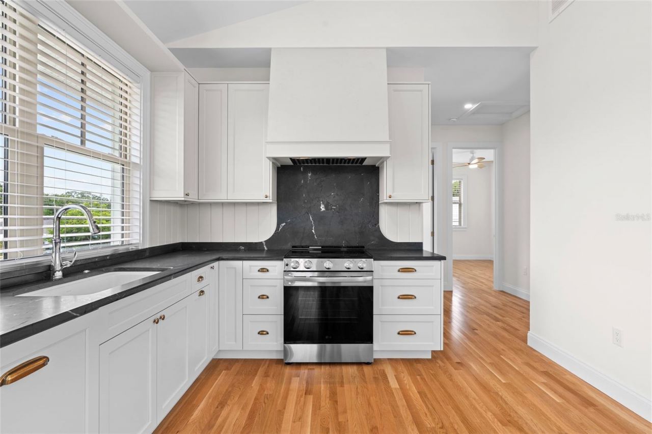 1631 31st Avenue N, Saint Petersburg, FL 33713 Photo