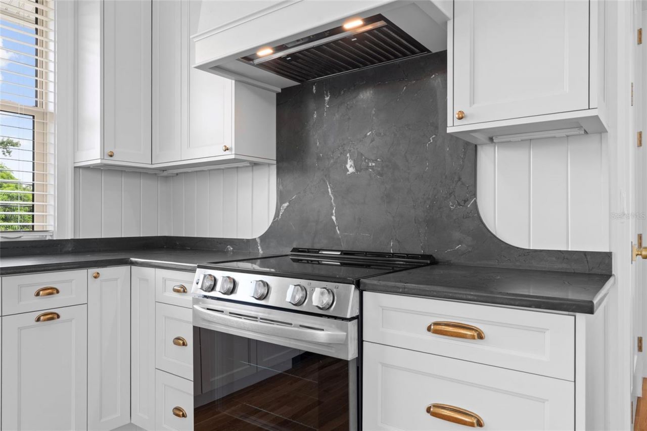 1631 31st Avenue N, Saint Petersburg, FL 33713 Photo