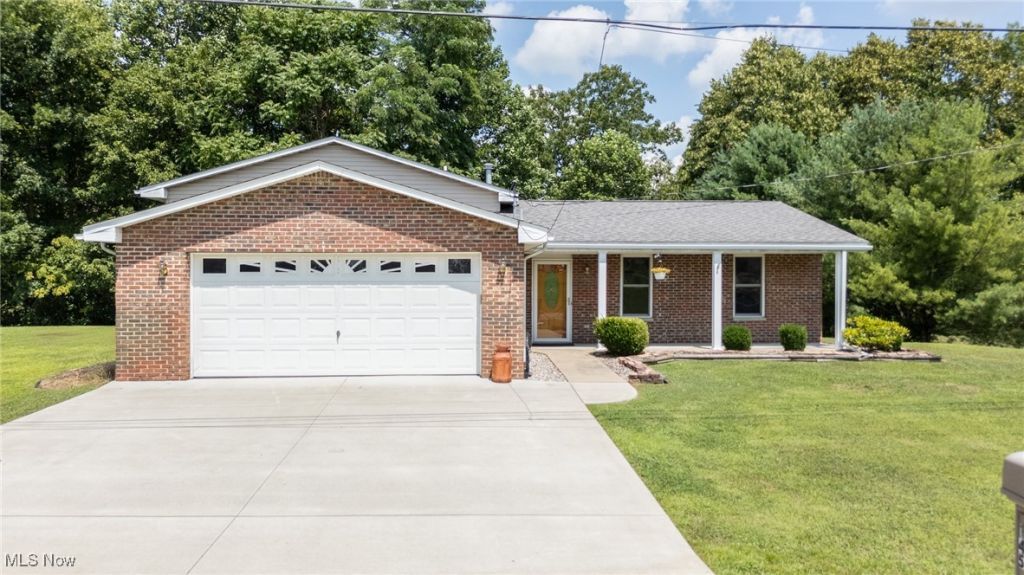 145 Cornerstone Drive, Marietta, OH 45750 Main Photo