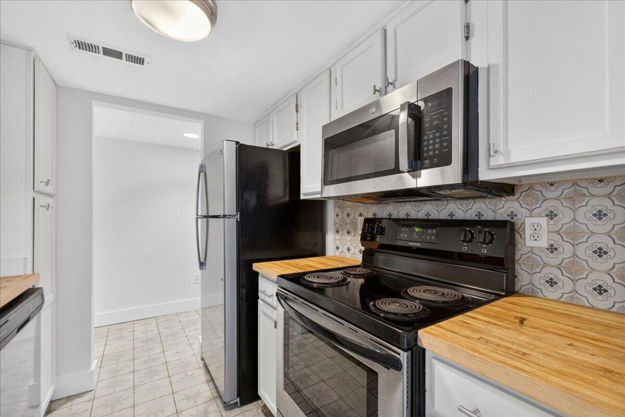 104 Peacock Place Photo 10