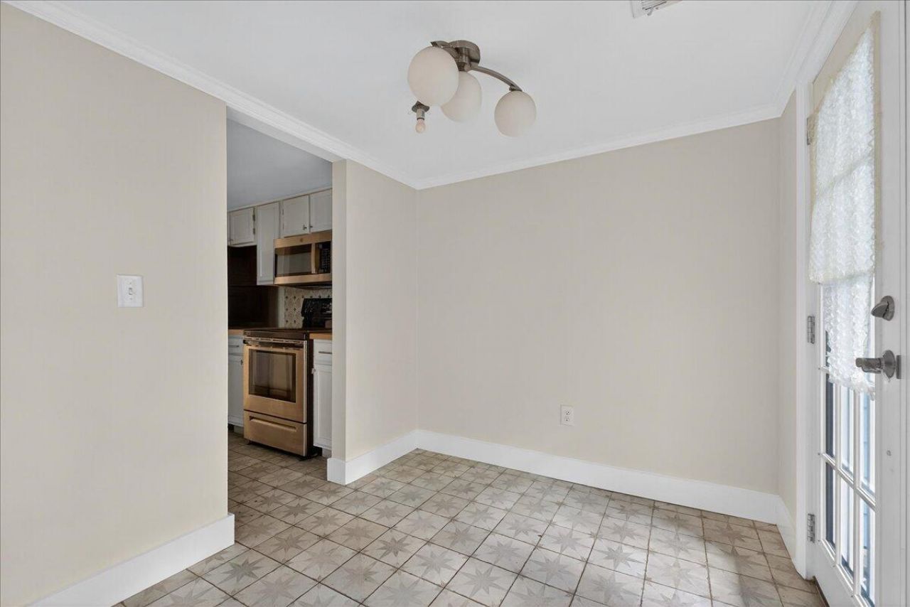 104 Peacock Place Photo 11