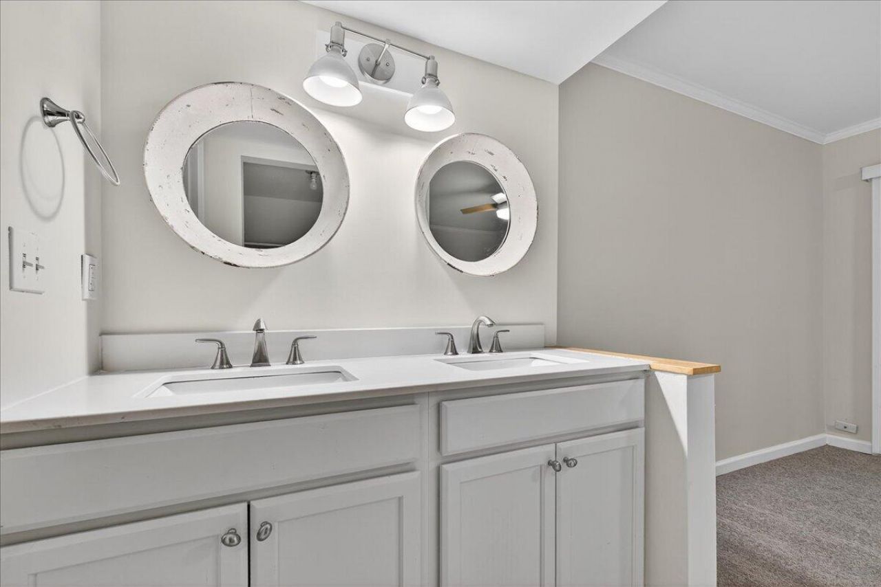 104 Peacock Place Photo 18