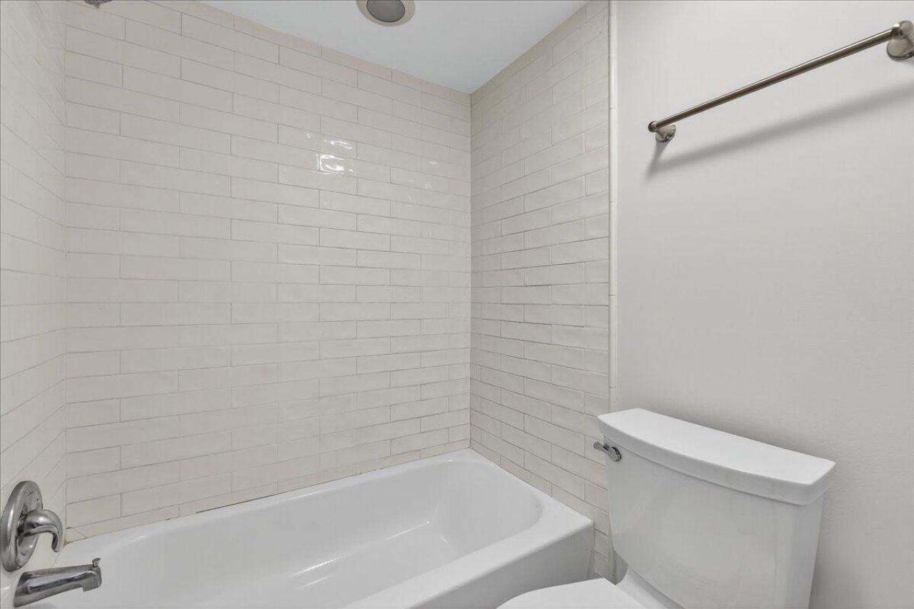 104 Peacock Place Photo 19