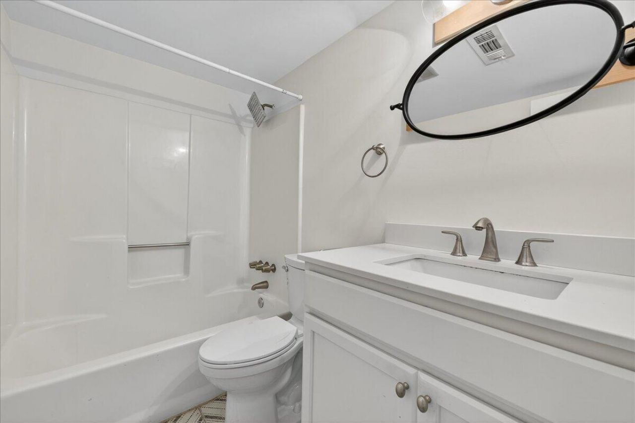 104 Peacock Place Photo 23