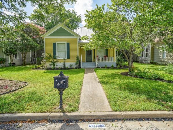 602 Mills ST, Smithville, TX 78957