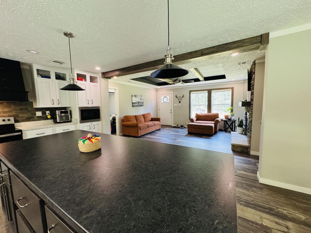 661 Woodrow Road Photo 12