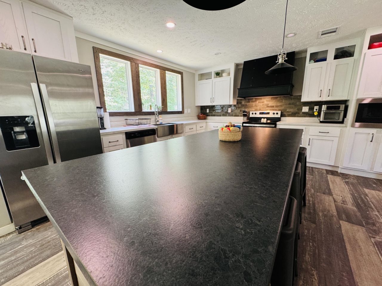 661 Woodrow Road Photo 8