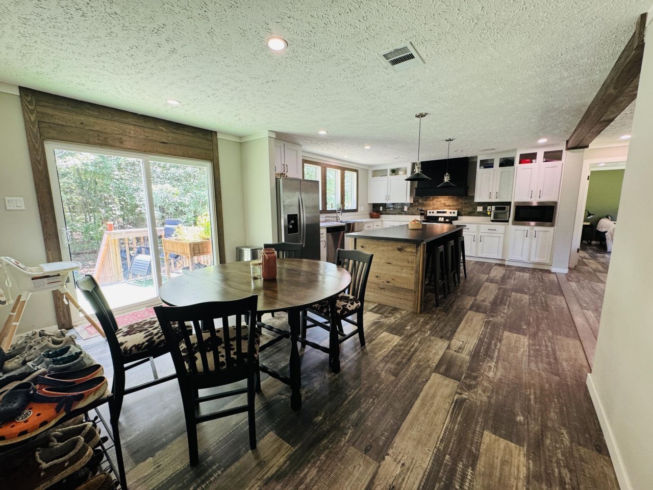 661 Woodrow Road Photo 9