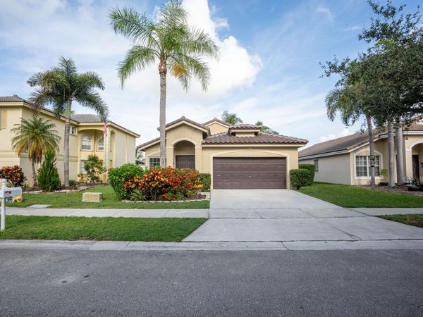 370 SW 203rd Avenue, Pembroke Pines, FL 33029