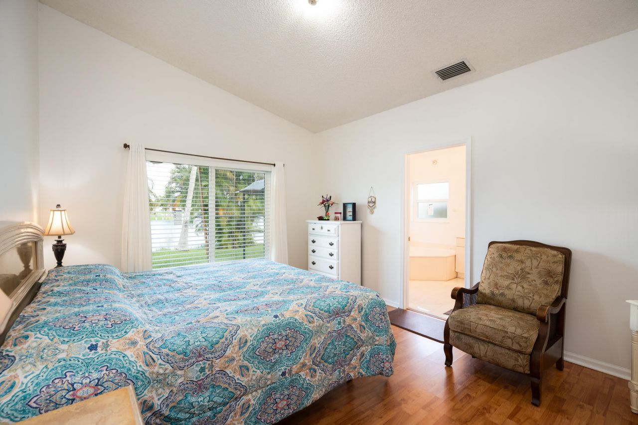 370 SW 203rd Avenue, Pembroke Pines, FL 33029 Photo