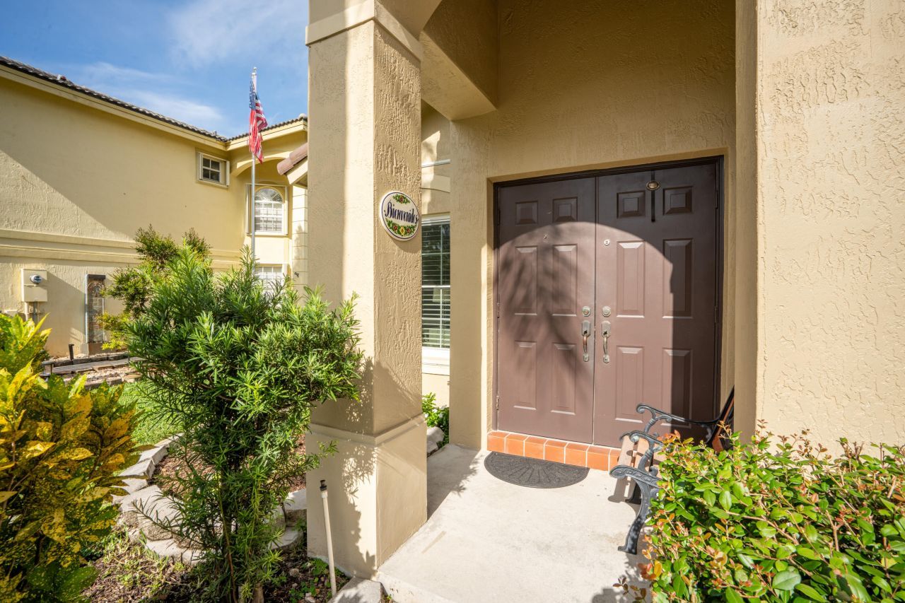 370 SW 203rd Avenue, Pembroke Pines, FL 33029 Photo