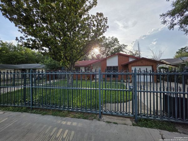 2103 Chesterhill, San Antonio, TX 78228