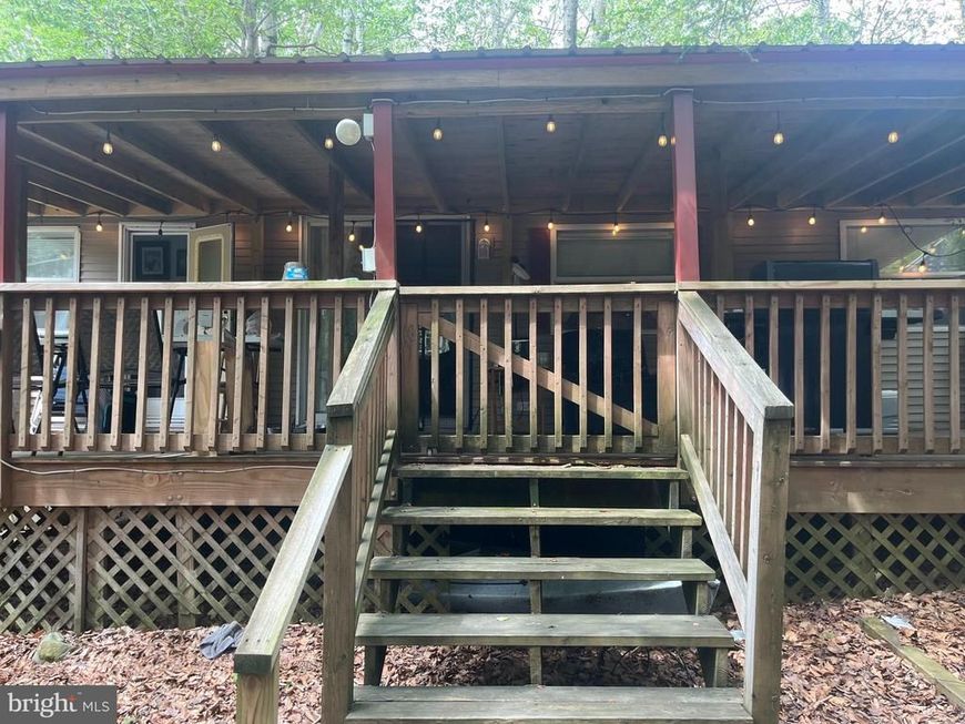 19 Menoken Trl, Newfoundland, PA 18445 Main Photo