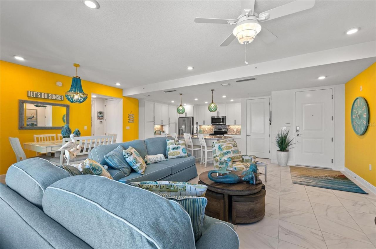 387 Aruba Circle, Unit 301, Bradenton, FL 34209 Photo